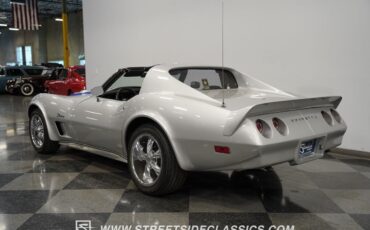 Chevrolet-Corvette-1974-7