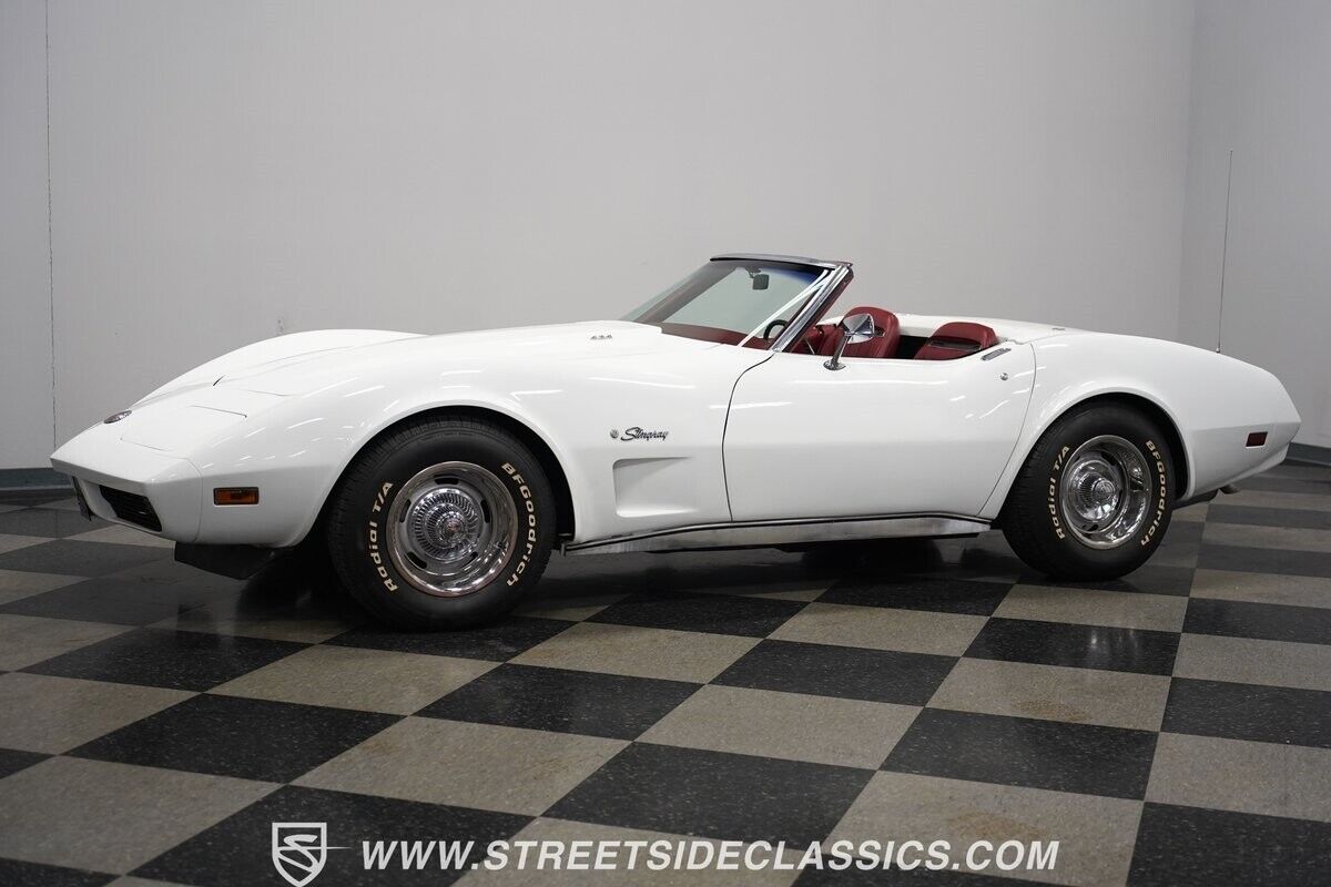 Chevrolet-Corvette-1974-8