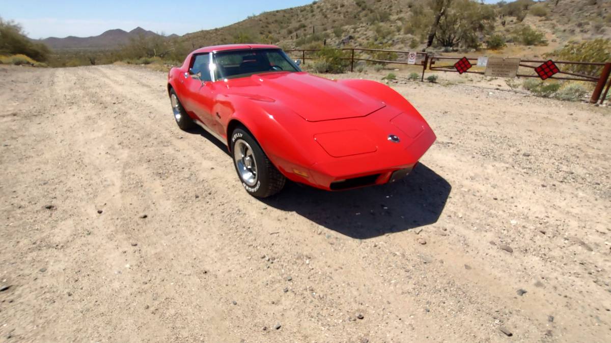 Chevrolet-Corvette-1974-9