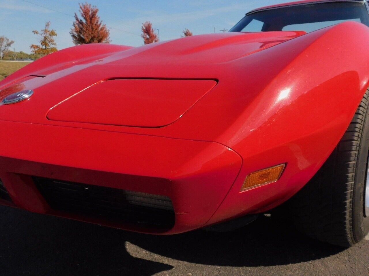 Chevrolet-Corvette-1974-9