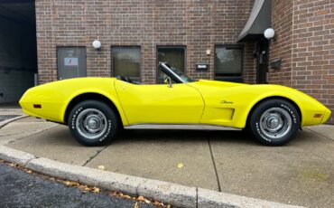 Chevrolet-Corvette-1974-9