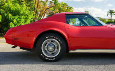 Chevrolet-Corvette-1974-9