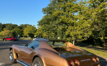 Chevrolet-Corvette-1975-1