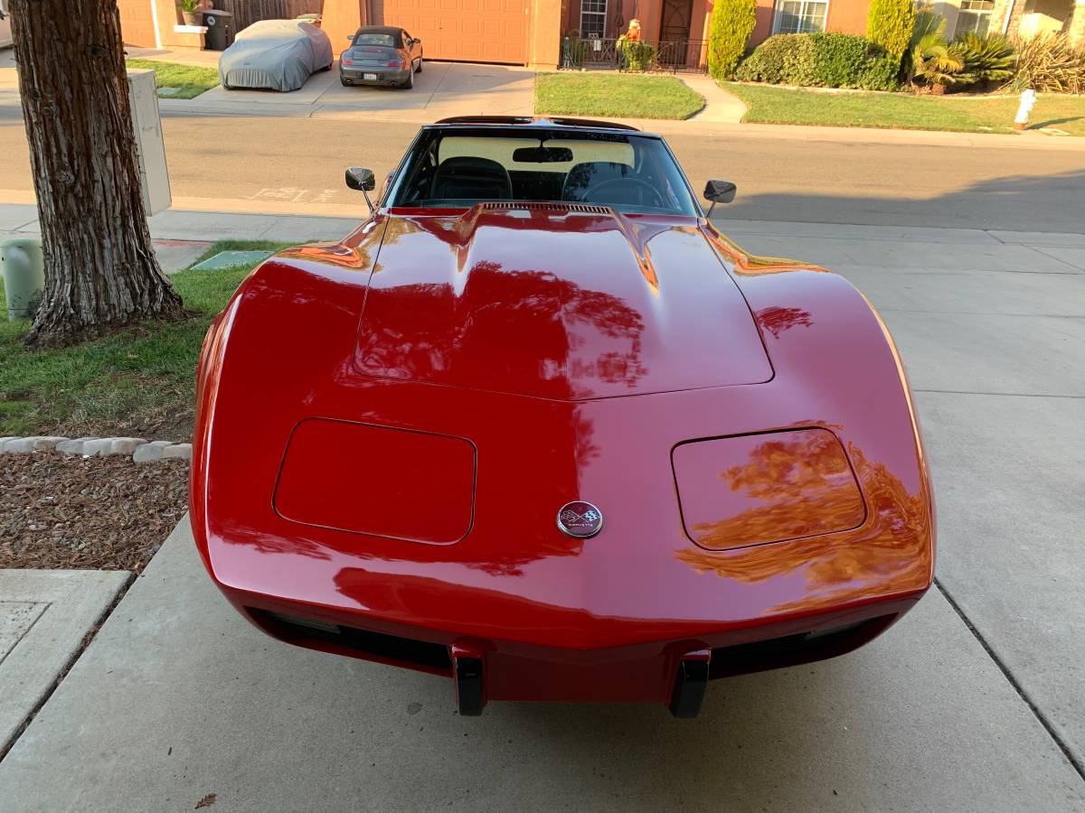 Chevrolet-Corvette-1975-1