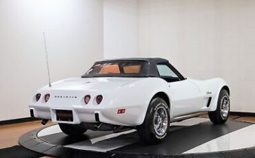 Chevrolet-Corvette-1975-10