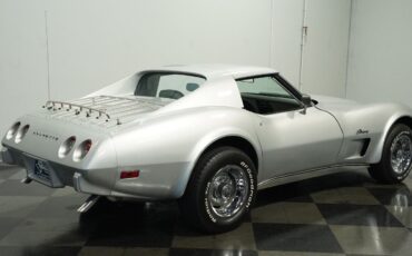 Chevrolet-Corvette-1975-10