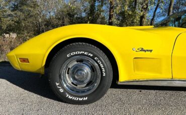 Chevrolet-Corvette-1975-19