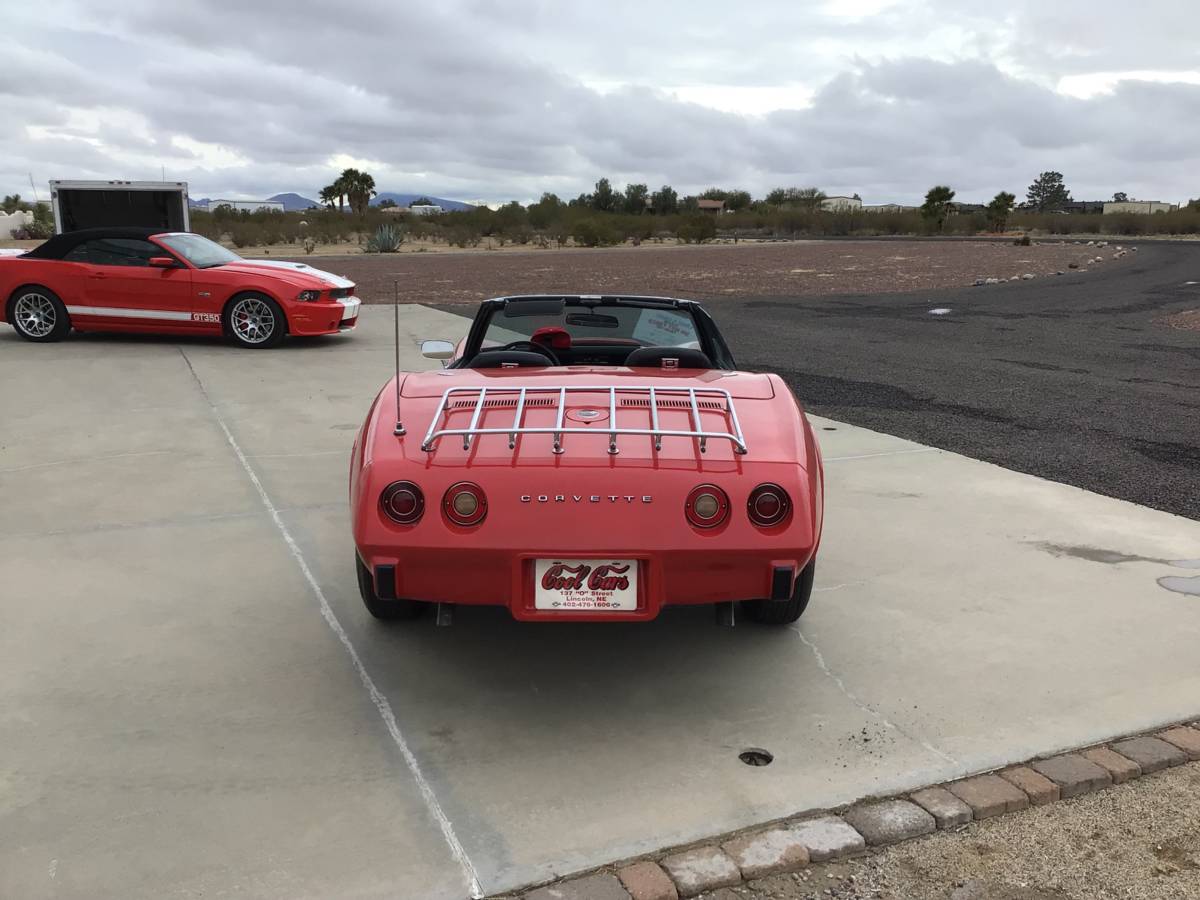 Chevrolet-Corvette-1975-2