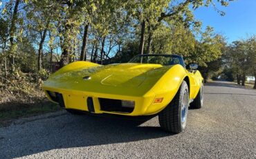 Chevrolet-Corvette-1975-20