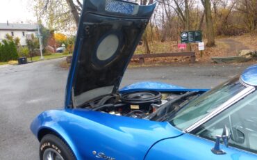 Chevrolet-Corvette-1975-21