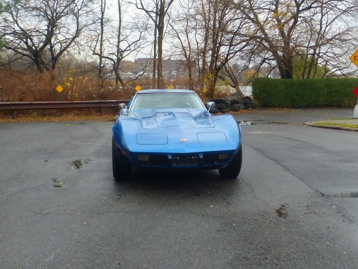 Chevrolet-Corvette-1975-28