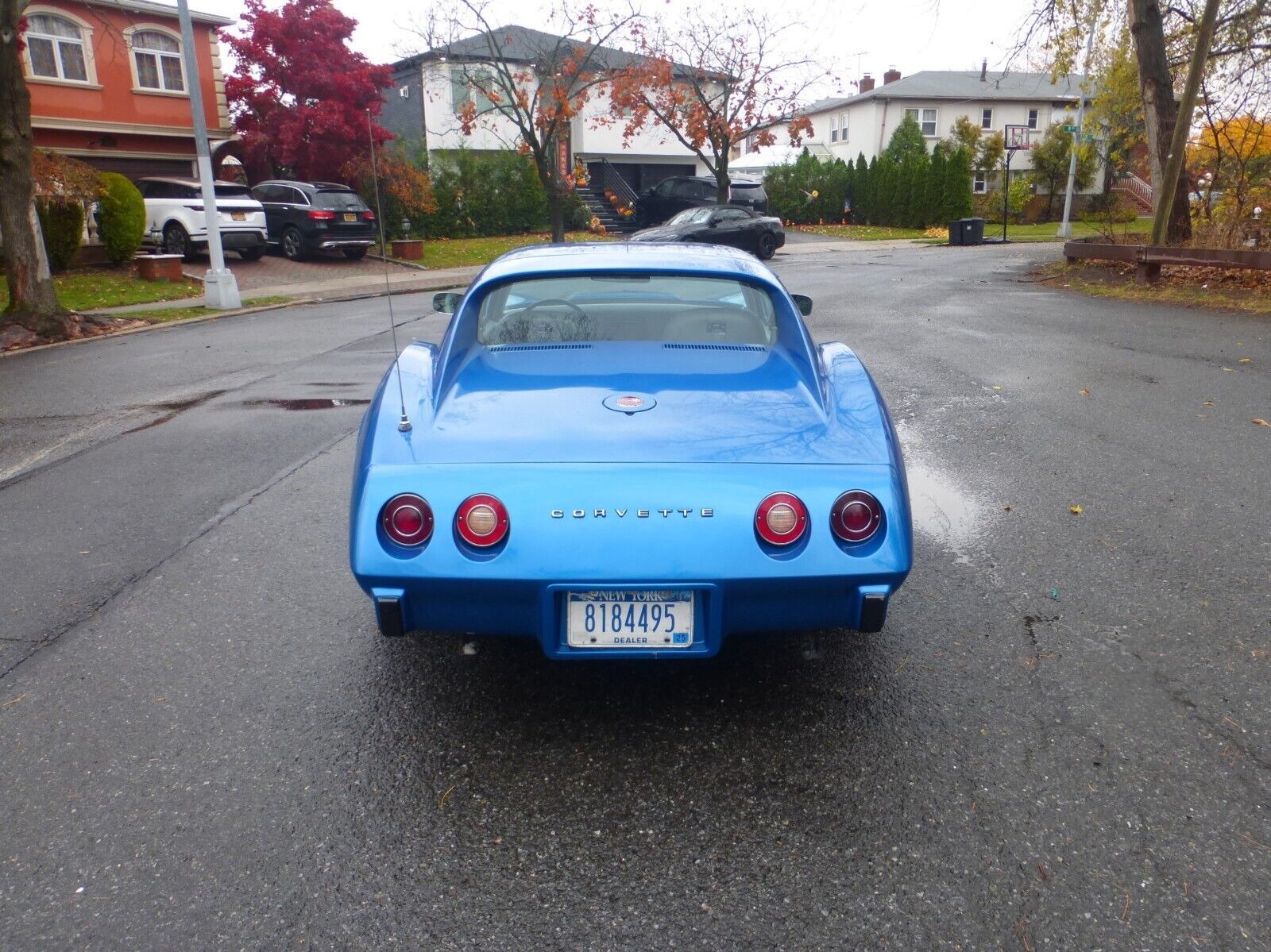 Chevrolet-Corvette-1975-3