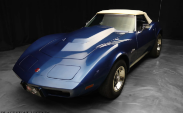 Chevrolet-Corvette-1975-3