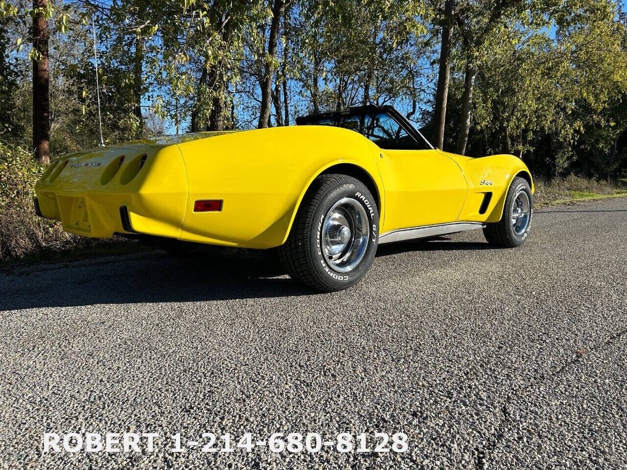 Chevrolet-Corvette-1975-38