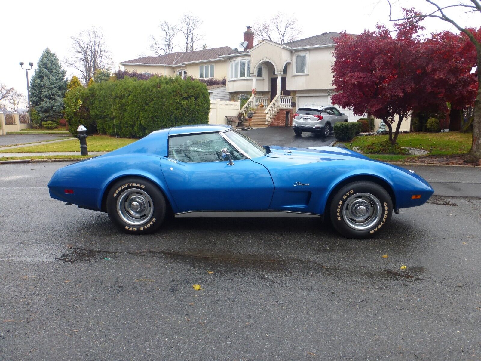 Chevrolet-Corvette-1975-4