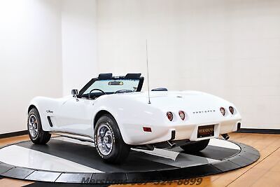 Chevrolet-Corvette-1975-4