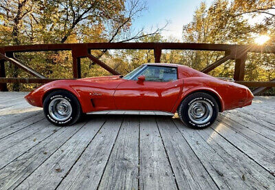 Chevrolet-Corvette-1975-4