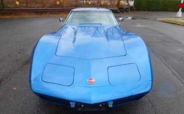 Chevrolet-Corvette-1975-6