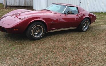 Chevrolet-Corvette-1975