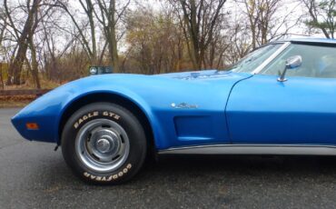 Chevrolet-Corvette-1975-8