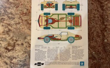 Chevrolet-Corvette-1975-8