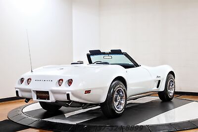 Chevrolet-Corvette-1975-8