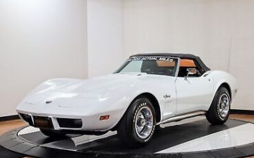 Chevrolet-Corvette-1975-9