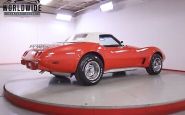 Chevrolet-Corvette-1975-9