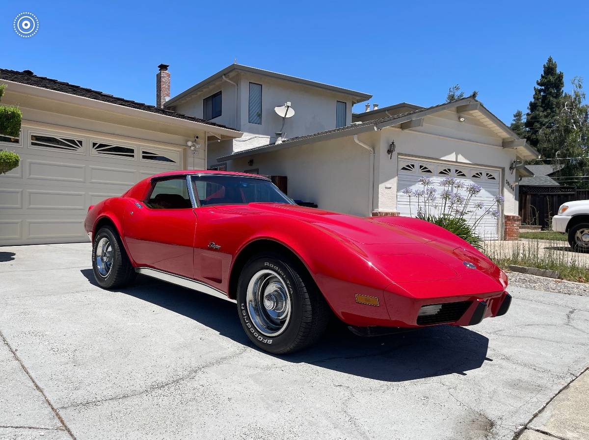 Chevrolet-Corvette-1976-1