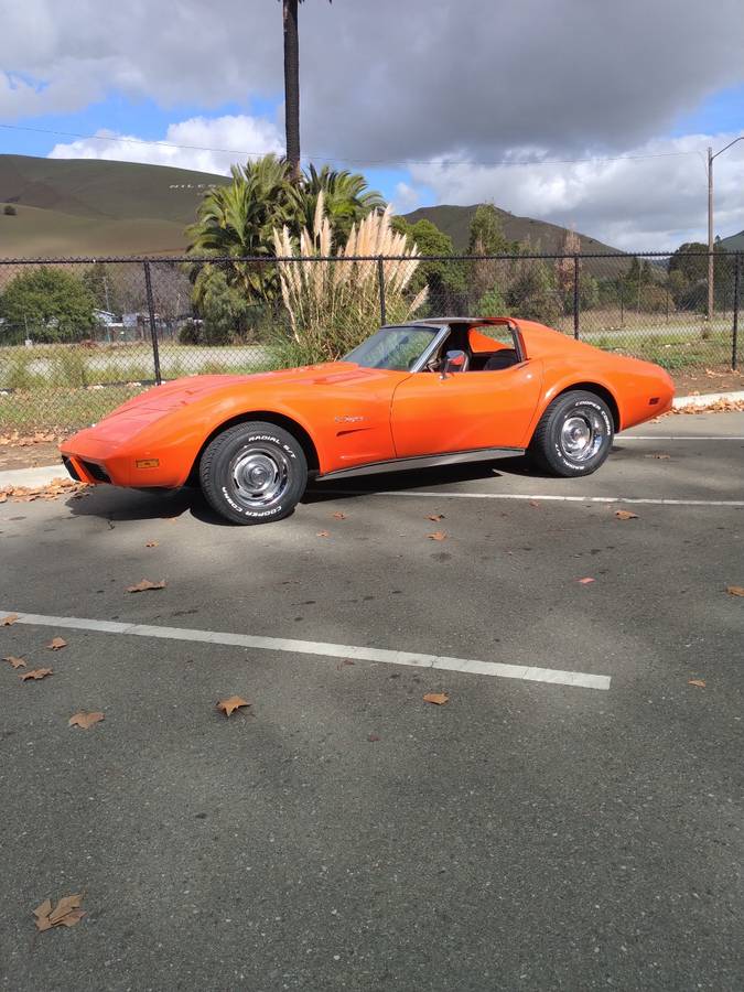 Chevrolet-Corvette-1976-1