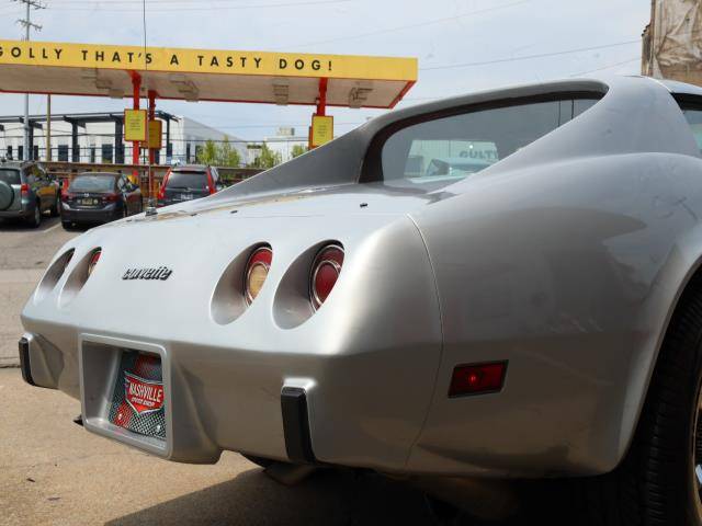 Chevrolet-Corvette-1976-12