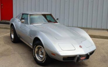 Chevrolet-Corvette-1976-2