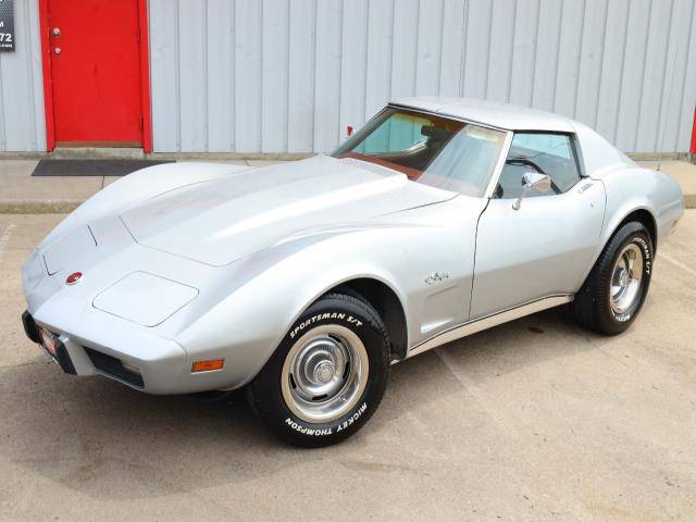 Chevrolet-Corvette-1976-3