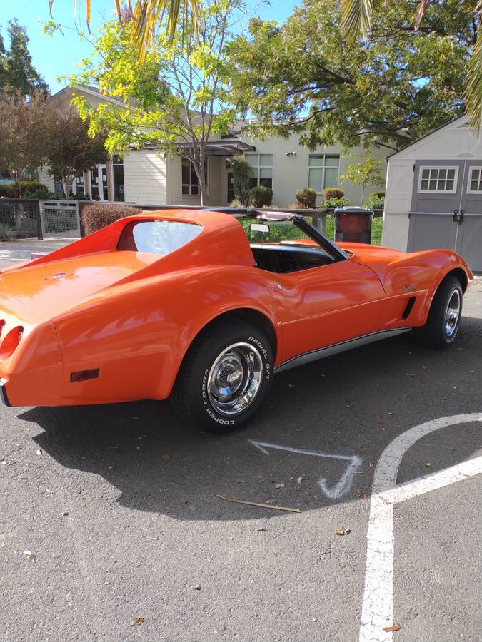 Chevrolet-Corvette-1976-4