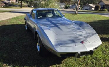 Chevrolet-Corvette-1976