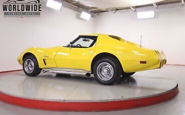 Chevrolet-Corvette-1976-8