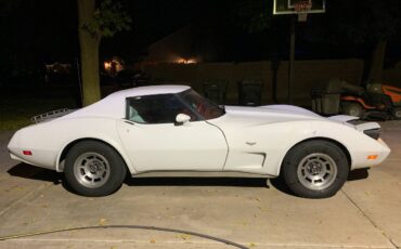 Chevrolet-Corvette-1977