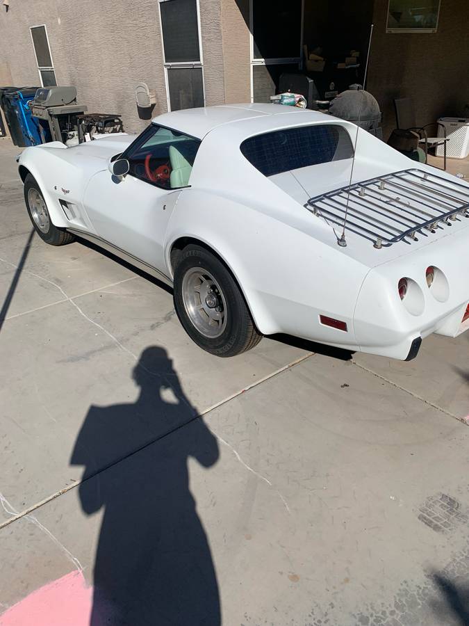 Chevrolet-Corvette-1977-2