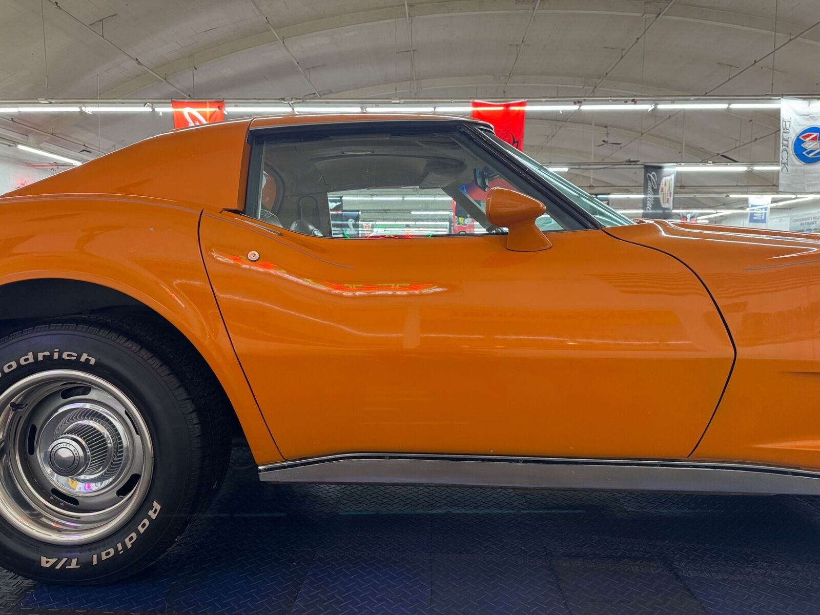 Chevrolet-Corvette-1977-22