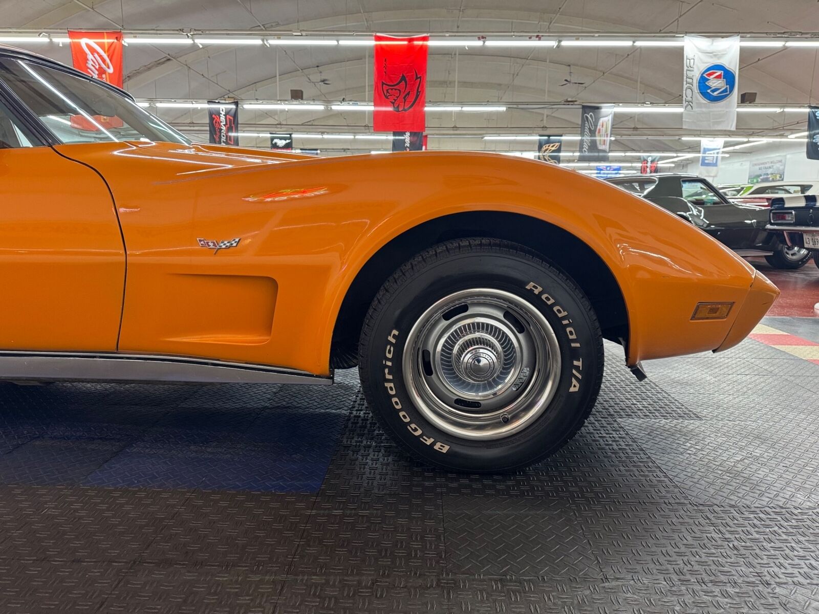 Chevrolet-Corvette-1977-23