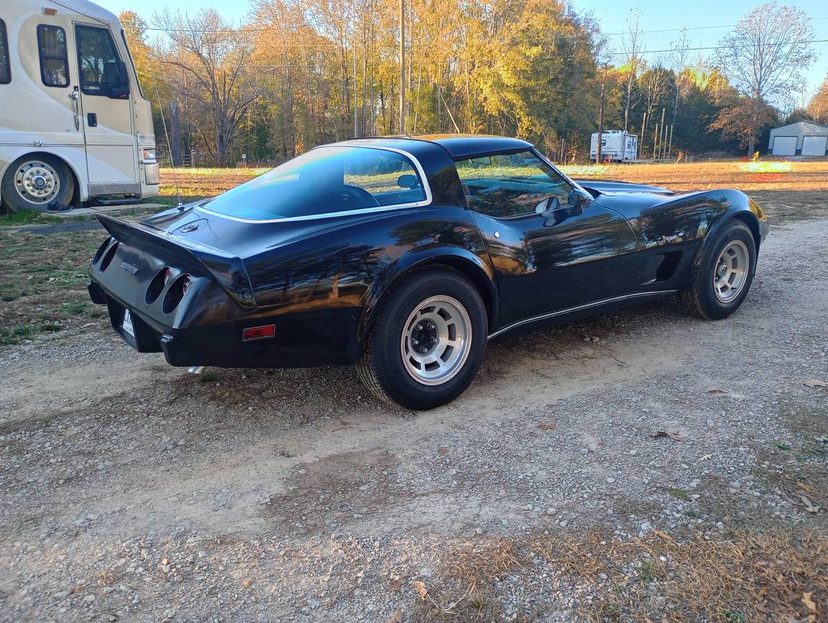 Chevrolet-Corvette-1978-18