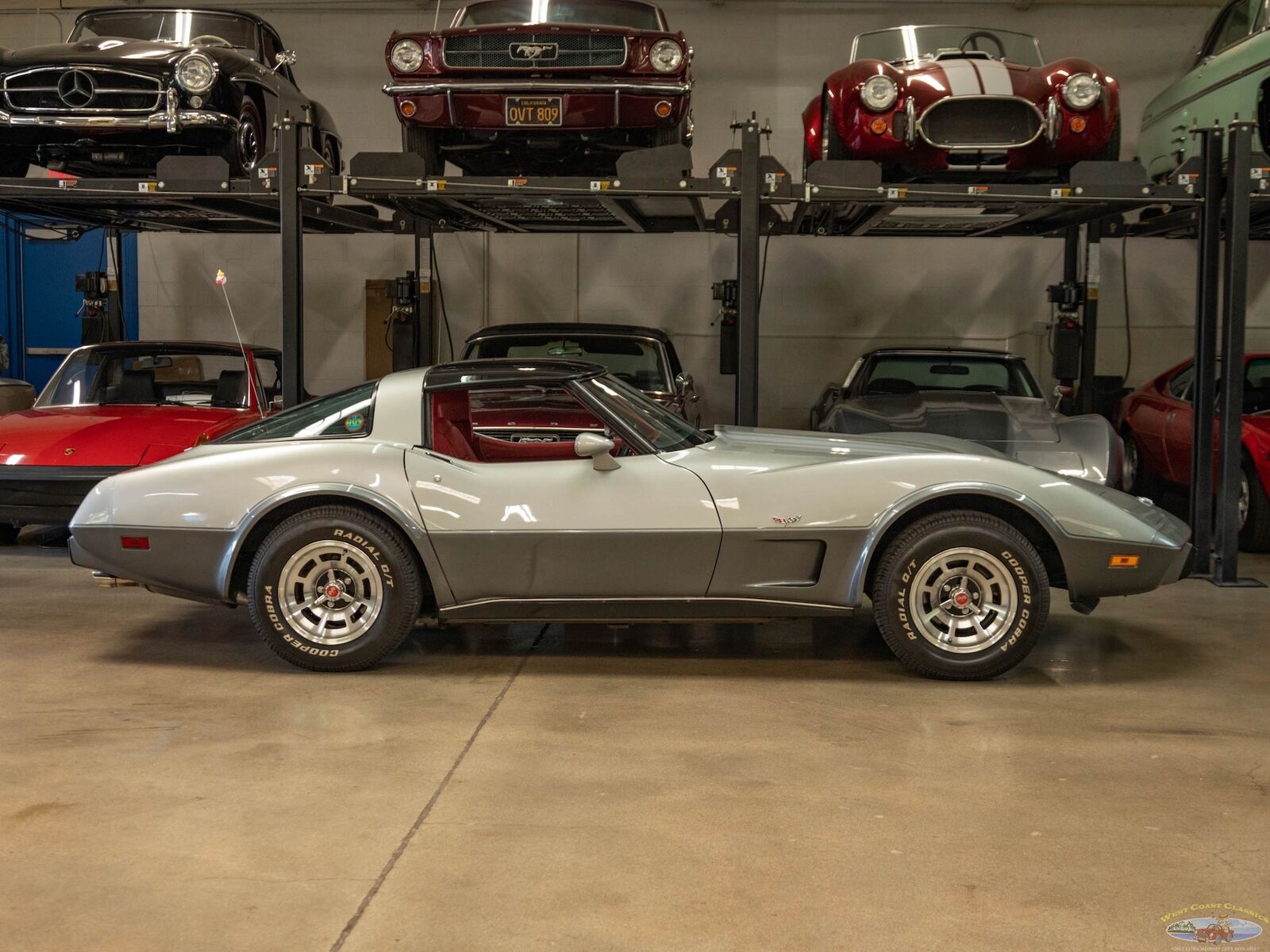 Chevrolet-Corvette-1978-2