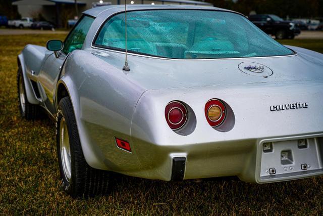 Chevrolet-Corvette-1978-2