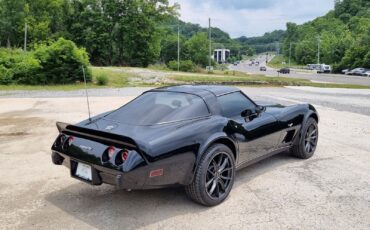 Chevrolet-Corvette-1978-2