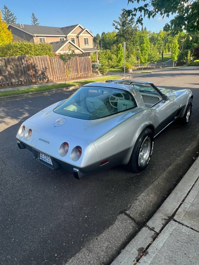 Chevrolet-Corvette-1978-2