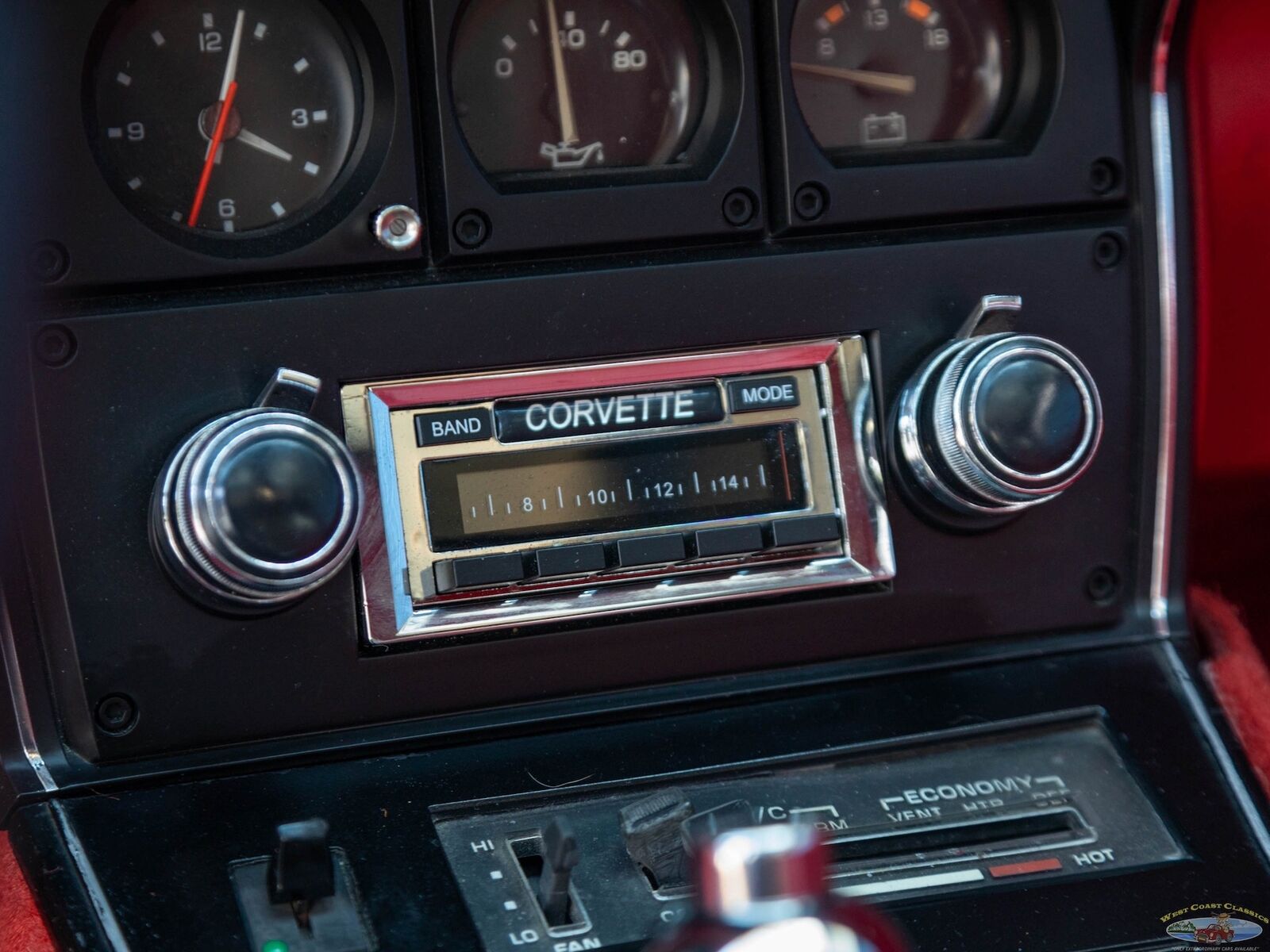 Chevrolet-Corvette-1978-38