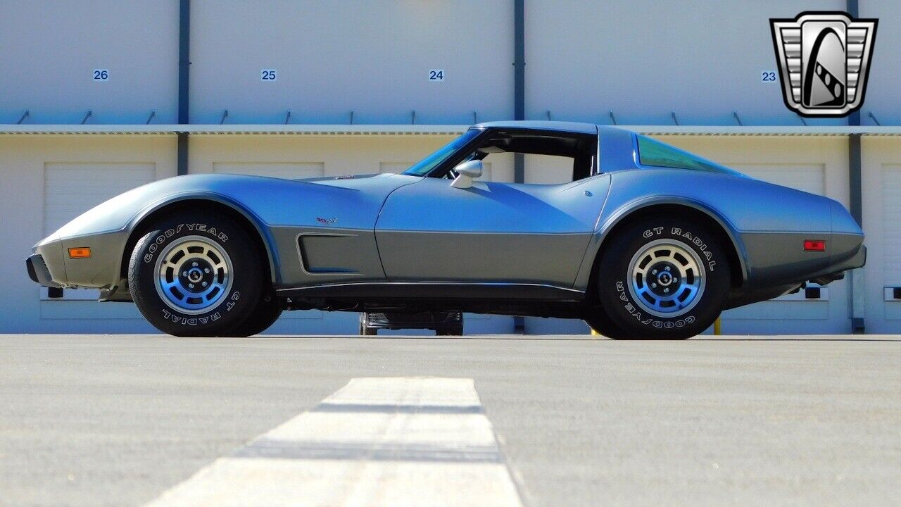 Chevrolet-Corvette-1978-4