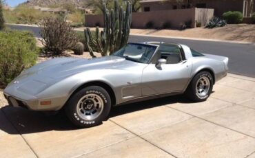 Chevrolet-Corvette-1978