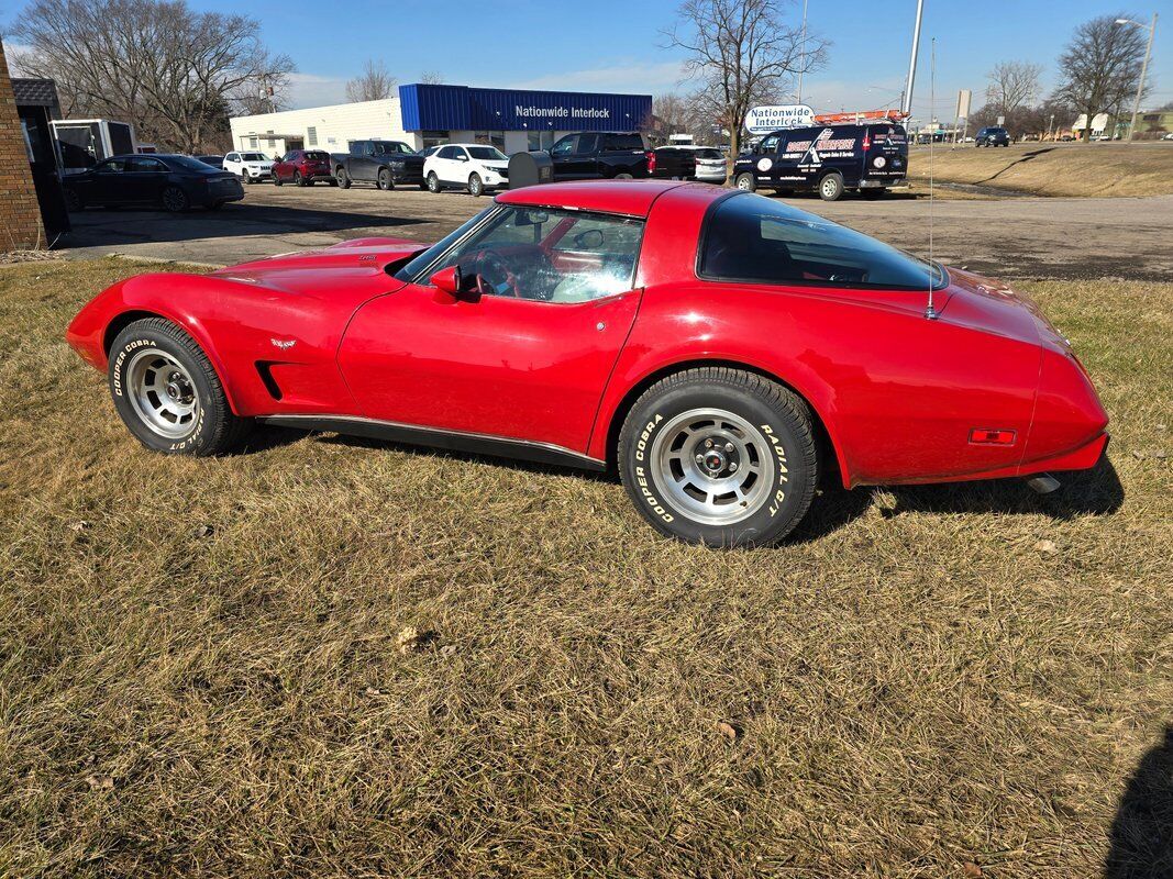 Chevrolet-Corvette-1979-16