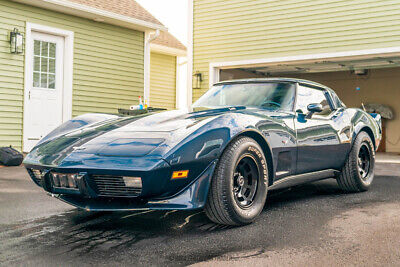 Chevrolet-Corvette-1979-17